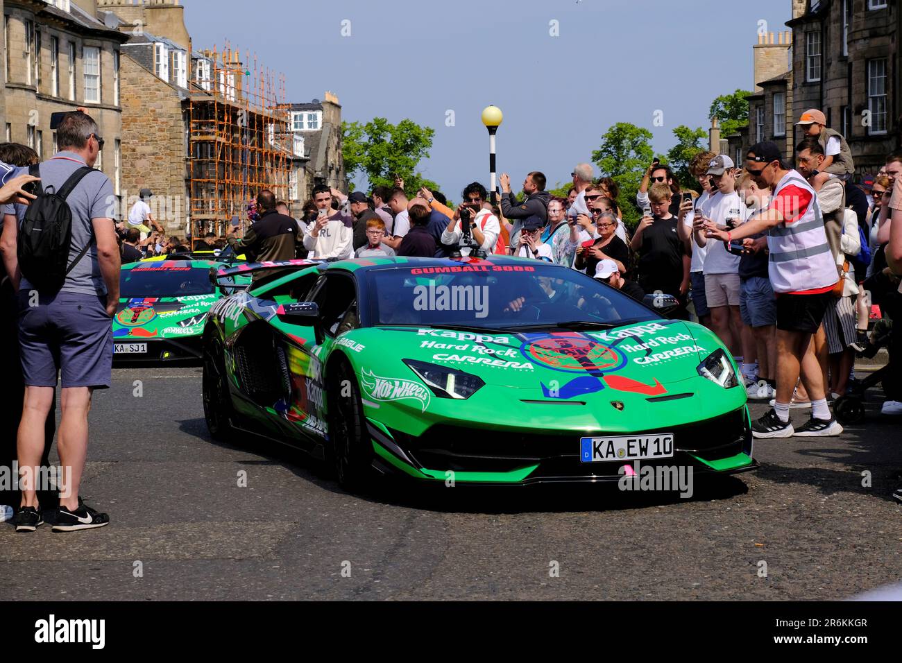 Édimbourg, Écosse, Royaume-Uni. 10th juin 2023. Le rallye Gumball 3000 annuel 24th débute cette année à George Street avec une gamme de plus de 100 voitures allant des classiques personnalisés aux hypercars futuristes. EN VOITURE D'ÉDIMBOURG - LONDRES - AMSTERDAM - VERBIER - VENISE - BUDAPEST - PORTO MONTÉNÉGRO. Présence de célébrités, de superstars des médias sociaux et d'influenceurs. Crédit : Craig Brown/Alay Live News Banque D'Images