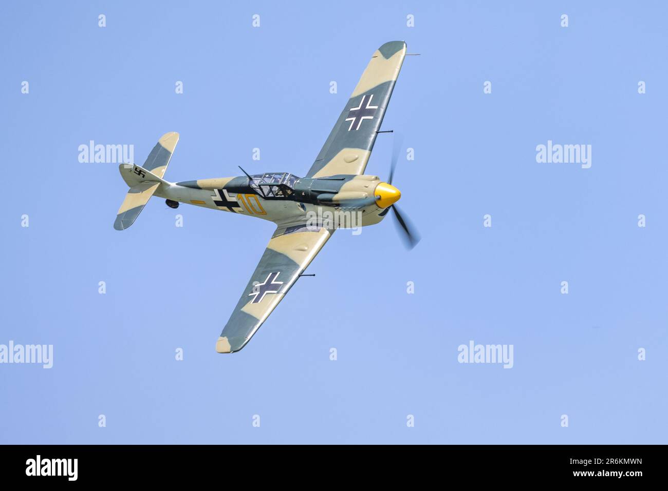 1949 Hispano HA-112 MIL Buchon 'G-AWHK' en avion à Shuttleworth dans le monde Airshow tenu à l'ancien aérodrome de Warden le 4th juin 2023. Banque D'Images