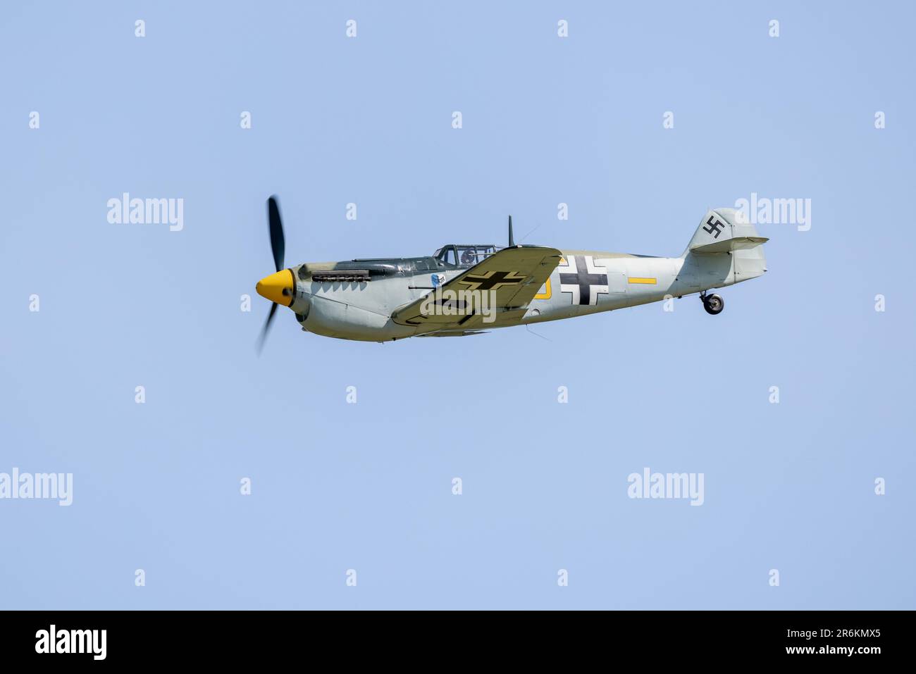 1949 Hispano HA-112 MIL Buchon 'G-AWHK' en avion à Shuttleworth dans le monde Airshow tenu à l'ancien aérodrome de Warden le 4th juin 2023. Banque D'Images