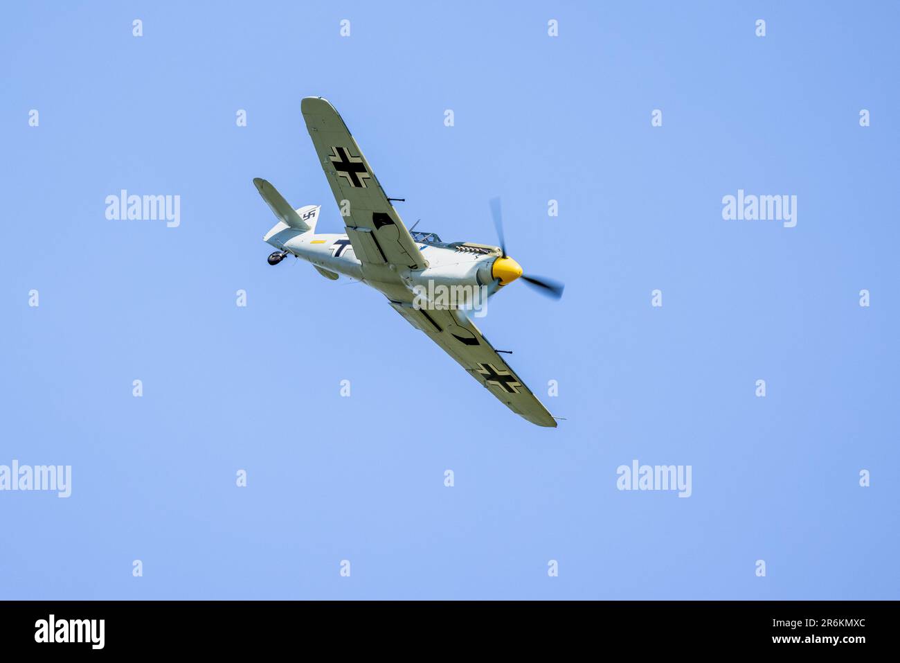 1949 Hispano HA-112 MIL Buchon 'G-AWHK' en avion à Shuttleworth dans le monde Airshow tenu à l'ancien aérodrome de Warden le 4th juin 2023. Banque D'Images