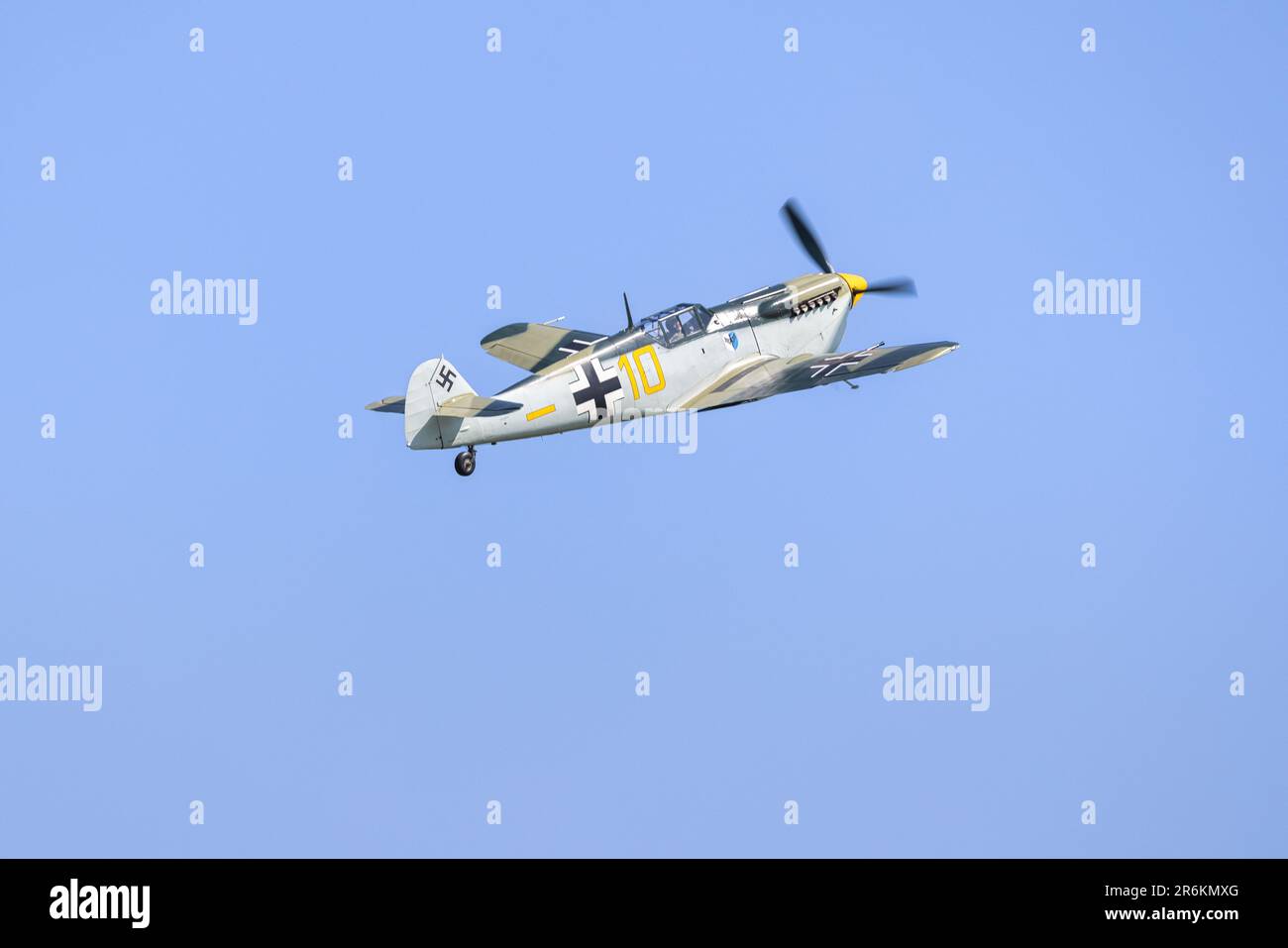1949 Hispano HA-112 MIL Buchon 'G-AWHK' en avion à Shuttleworth dans le monde Airshow tenu à l'ancien aérodrome de Warden le 4th juin 2023. Banque D'Images