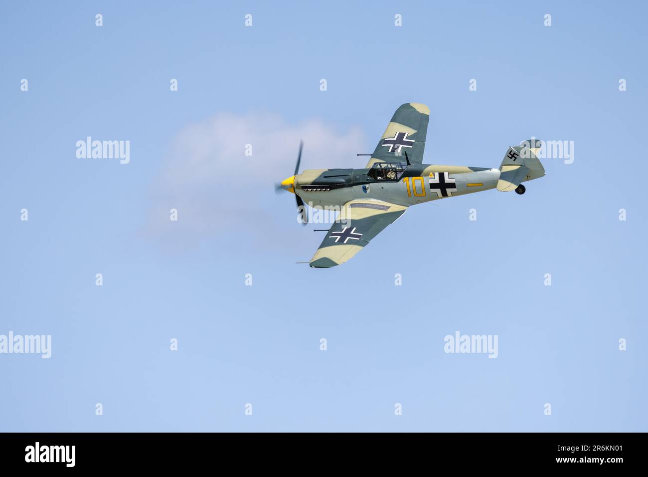 1949 Hispano HA-112 MIL Buchon 'G-AWHK' en avion à Shuttleworth dans le monde Airshow tenu à l'ancien aérodrome de Warden le 4th juin 2023. Banque D'Images