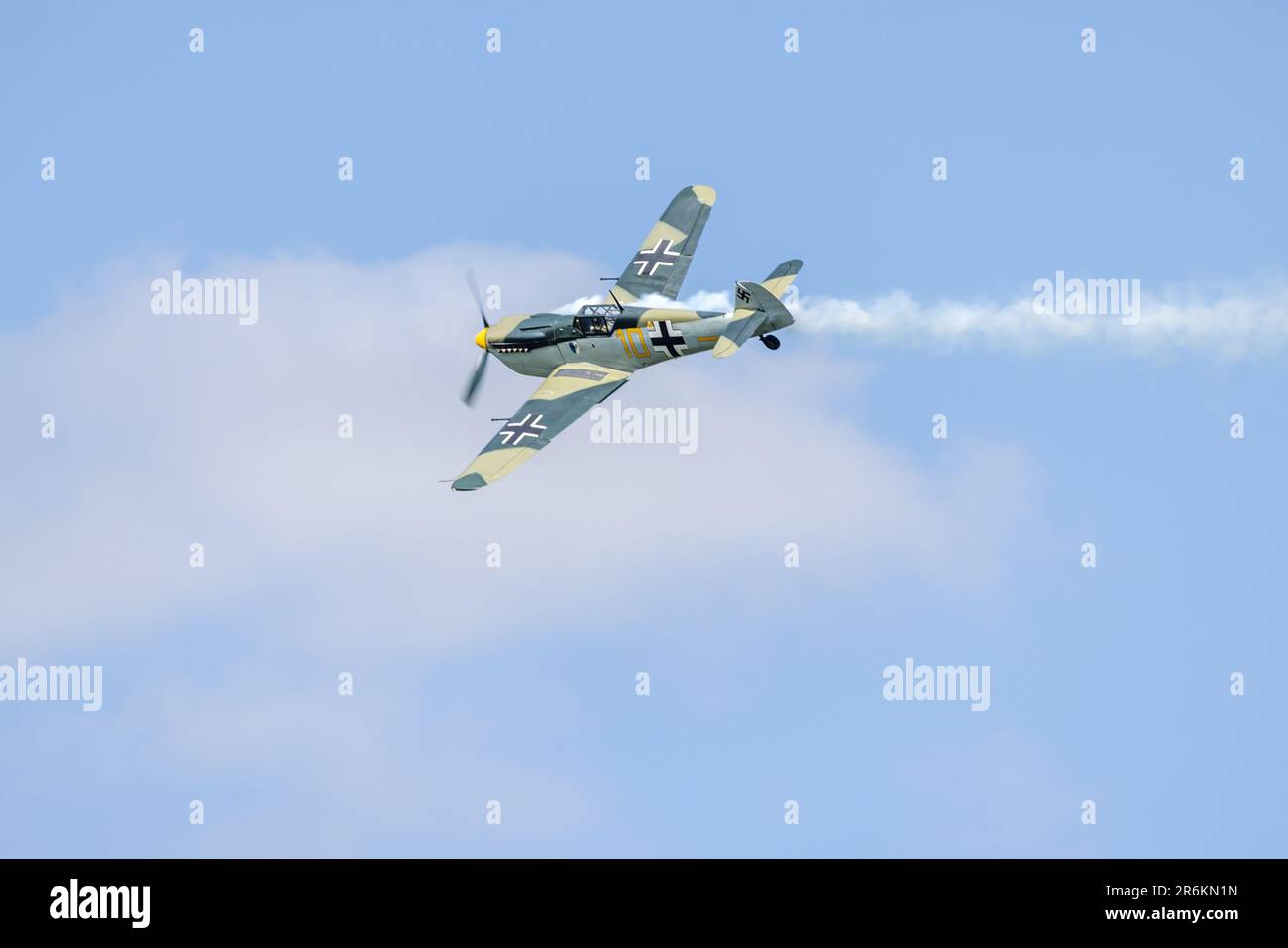 1949 Hispano HA-112 MIL Buchon 'G-AWHK' en avion à Shuttleworth dans le monde Airshow tenu à l'ancien aérodrome de Warden le 4th juin 2023. Banque D'Images