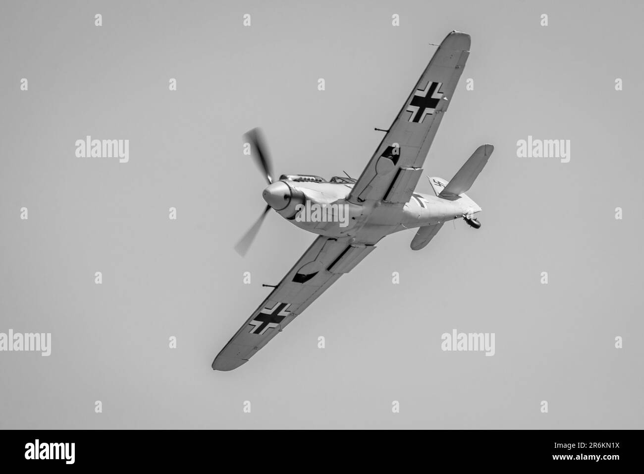 1949 Hispano HA-112 MIL Buchon 'G-AWHK' en avion à Shuttleworth dans le monde Airshow tenu à l'ancien aérodrome de Warden le 4th juin 2023. Banque D'Images