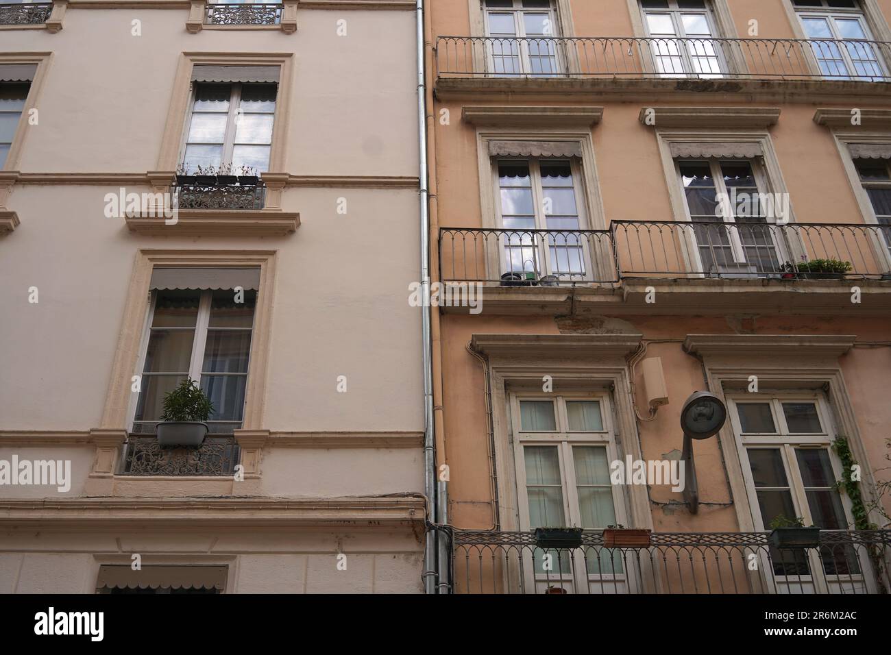 Façades de bâtiments à Lyon, France Banque D'Images