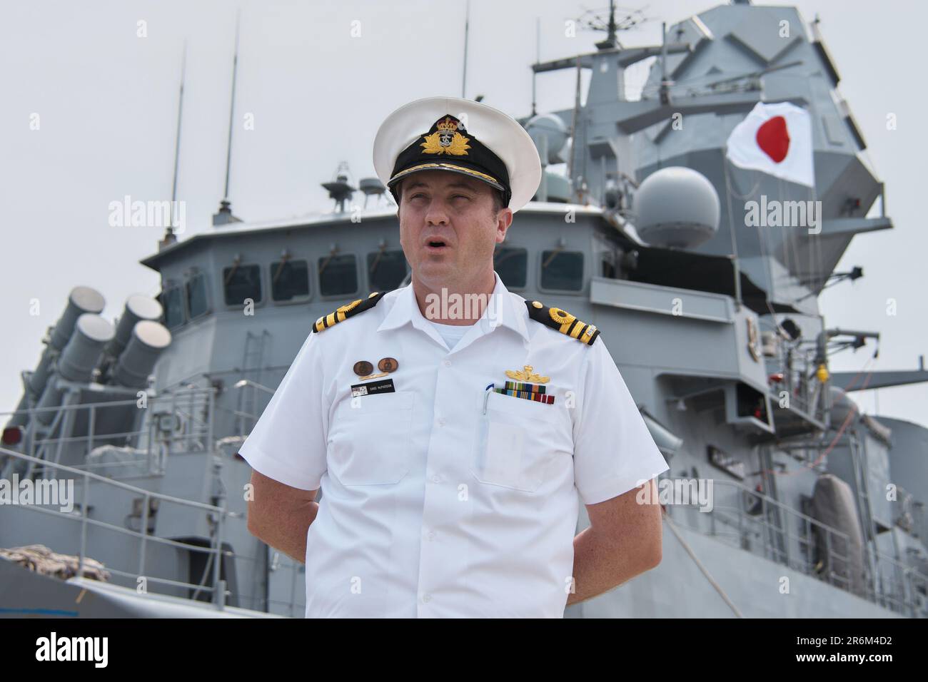 Kure, Japon. 10th juin 2023. Le commandant de la Marine royale australienne, David McPherson, du HMAS Anzac (FFH 150), s'adresse aux journalistes après la cérémonie de bienvenue à la flotte Activities Kure, dans la préfecture d'Hiroshima, au Japon, vendredi, à 10 juin 2023. Photo par Keizo Mori/UPI crédit: UPI/Alay Live News Banque D'Images