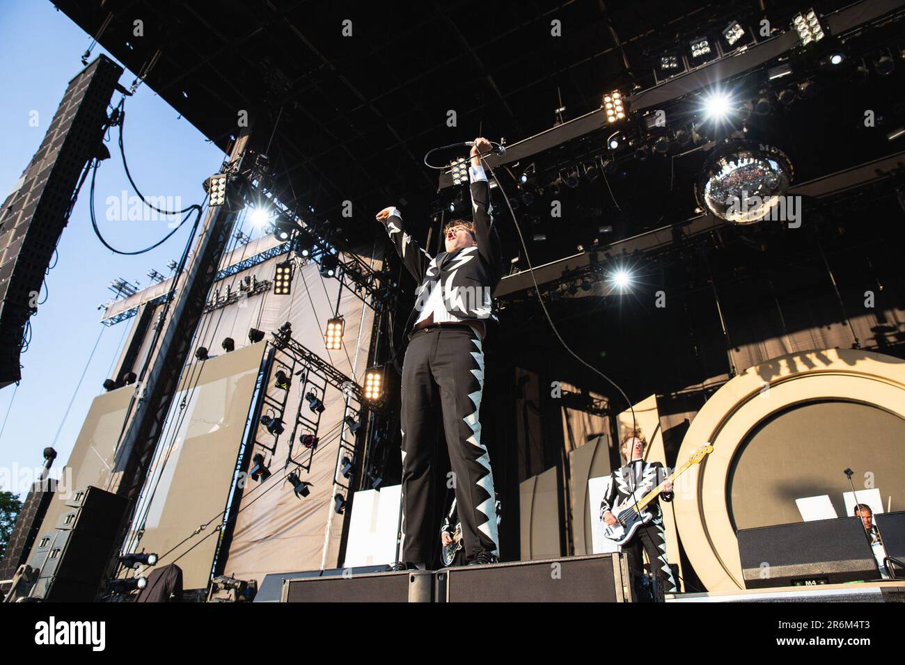 9 juin 2023: Howlin' Pelle, Nichols arson, Chris Dangerous, Vigilante Carlstroem, Et le Johan et seulement du groupe de rock suédois, les ruches, se produire au parc Hillsborough soutenant les singes arctiques la première nuit de la résidence de deux nuits 2023 (Credit image: © Myles Wright/ZUMA Press Wire) USAGE ÉDITORIAL SEULEMENT! Non destiné À un usage commercial ! Banque D'Images 9 juin 2023: Howlin' Pelle, Nichols arson, Chris Dangerous, Vigilante Carlstroem, Et le Johan et seulement du groupe de rock suédois, les ruches, se produire au parc Hillsborough soutenant les singes arctiques la première nuit de la résidence de deux nuits 2023 (Credit image: © Myles Wright/ZUMA Press Wire) USAGE ÉDITORIAL SEULEMENT! Non destiné À un usage commercial ! Banque D'Images