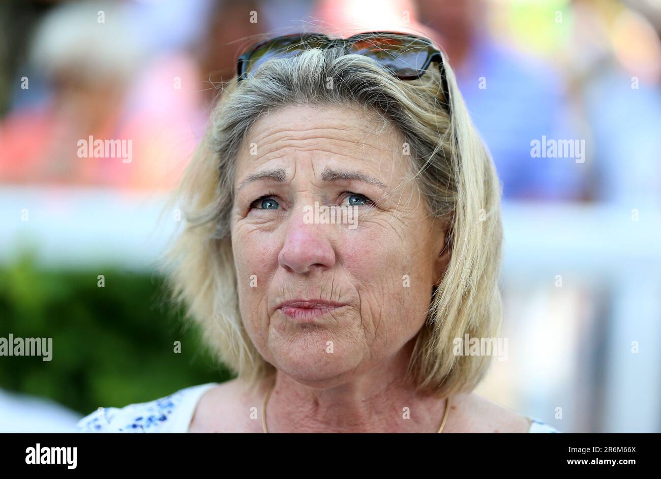 L'entraîneur Eve Johnson Houghton après son cheval Jumby monté par le jockey Charles Bishop a gagné le Sky Bet John de Gaunt Stakes à Haydock Park Racecourse, Merseyside. Date de la photo: Samedi 10 juin 2023. Banque D'Images