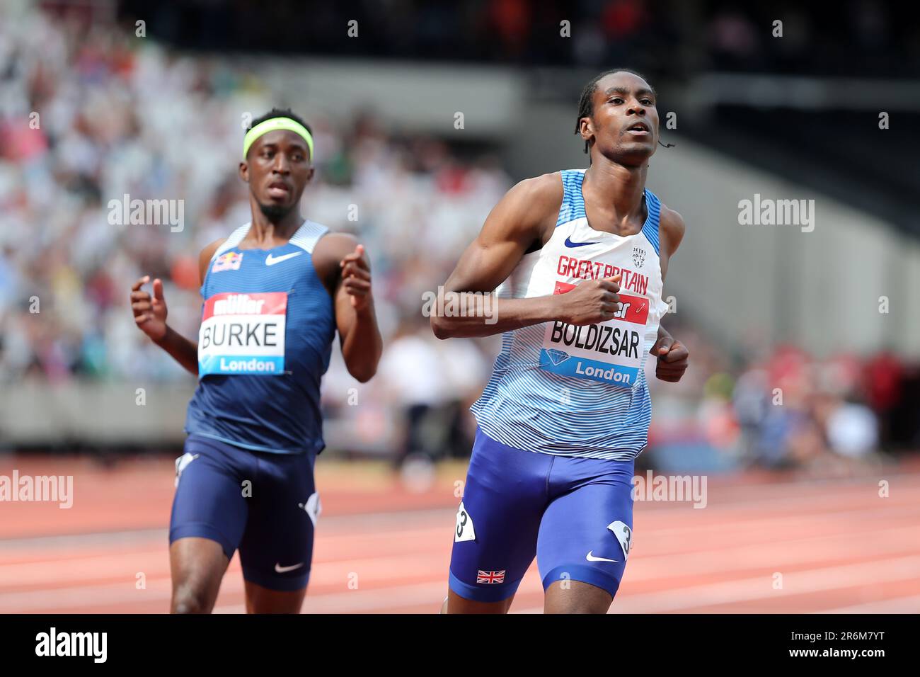 Shemar BOLDIZSAR (Grande-Bretagne), Mario BURKE (Barbade) franchissant la ligne d'arrivée de la finale hommes 200m à la 2019, IAAF Diamond League, Anniversary Games, Parc olympique de la Reine Elizabeth, Stratford, Londres, Royaume-Uni. Banque D'Images