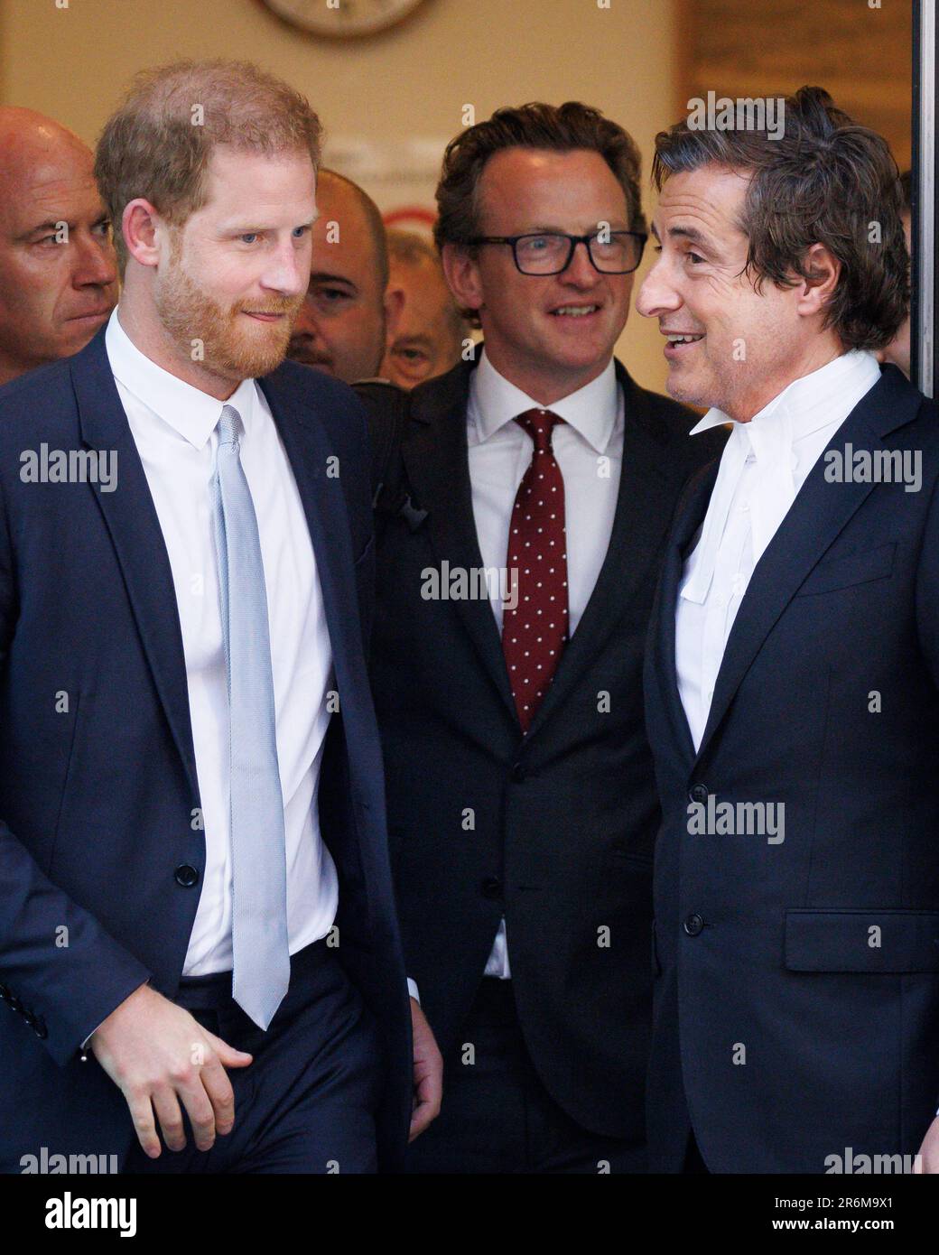 Le Prince Harry et l'avocat David Sherborne quittent la haute Cour