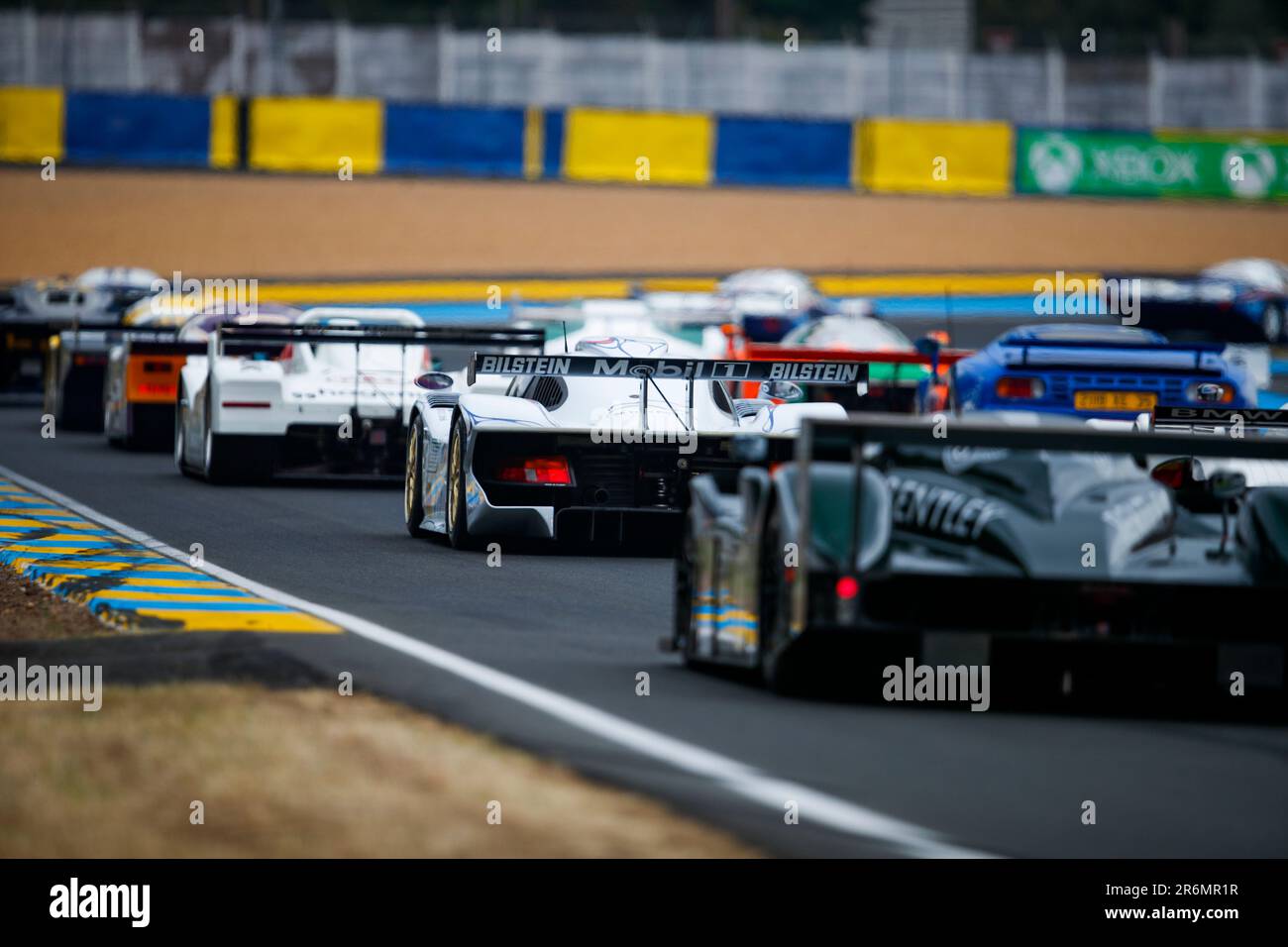 Le Mans, France. 10th juin 2023. Porsche 911 GT1-98 conduit par Laurent Aiello, Stéphane Ortelli et Allan McNish, vainqueur du Mans 1998 lors de la parade précédant les 24 heures du Mans 2023 sur le circuit des 24 heures du Mans de 10 juin au 11, 2023 au Mans, France - photo Joao Filipe/DPPI crédit: DPPI Media/Alay Live News Banque D'Images