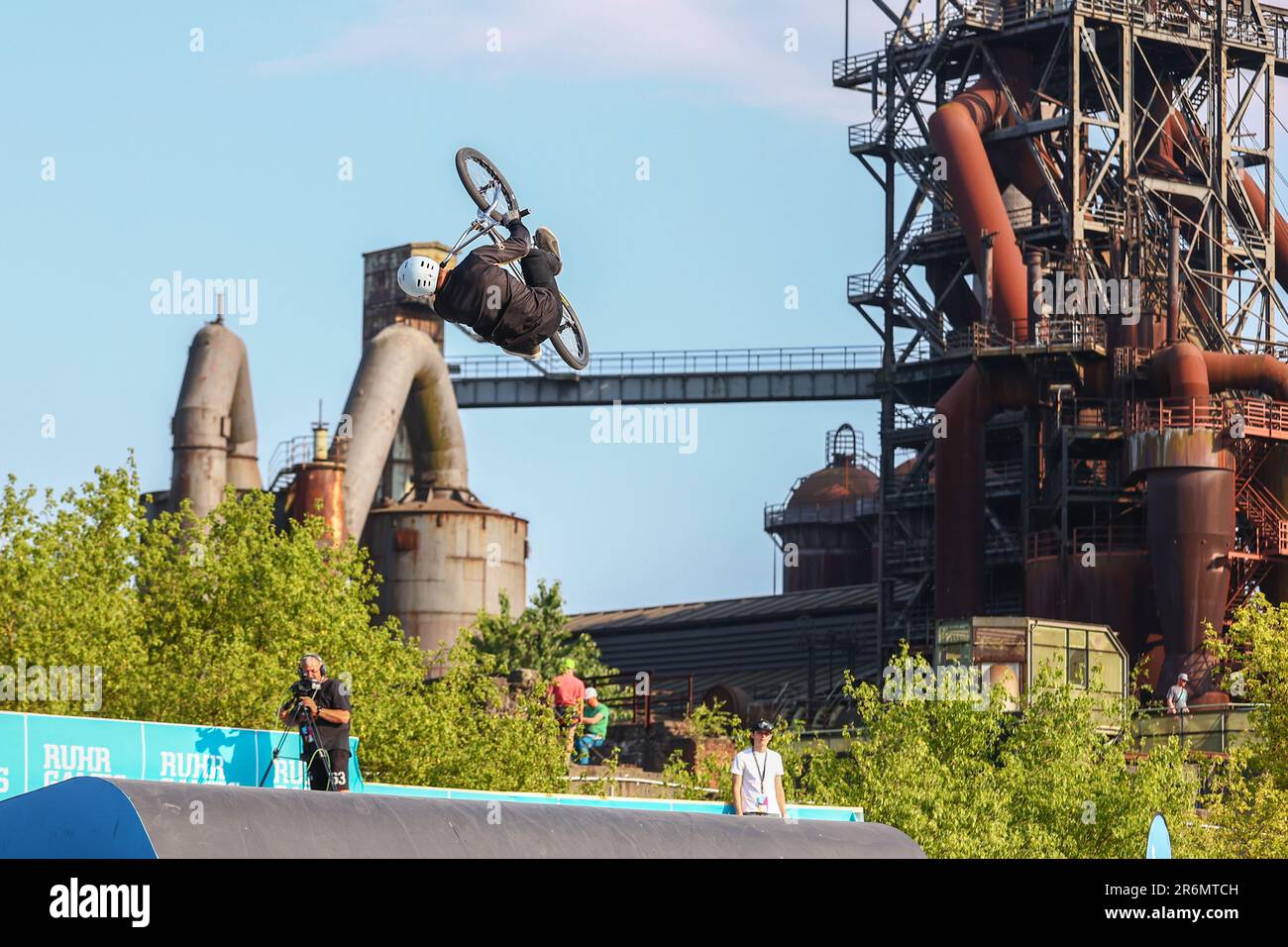 Duisburg, Allemagne 10.06.2023. Qualification pour la finale du BMX Park aux Ruhr Games 23 à Duisburg. Les coureurs ont la chance de se qualifier pour les Jeux Olympiques de Paris 2024. Credit: News NRW / Alamy Live News Banque D'Images