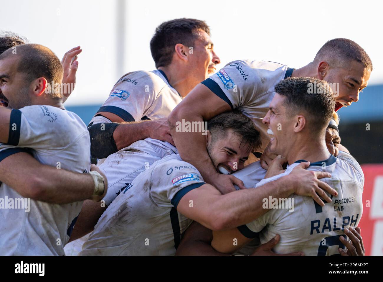 Featherstone, Royaume-Uni. 10th juin 2023. Championnat de rugby de Betfred : Featherstone Rovers / Toulouse Olympique. #16 Dominique Peyroux, essayez les célébrations olympiques de Toulouse. Credit Paul Whitehurst/Alamy Live News Banque D'Images