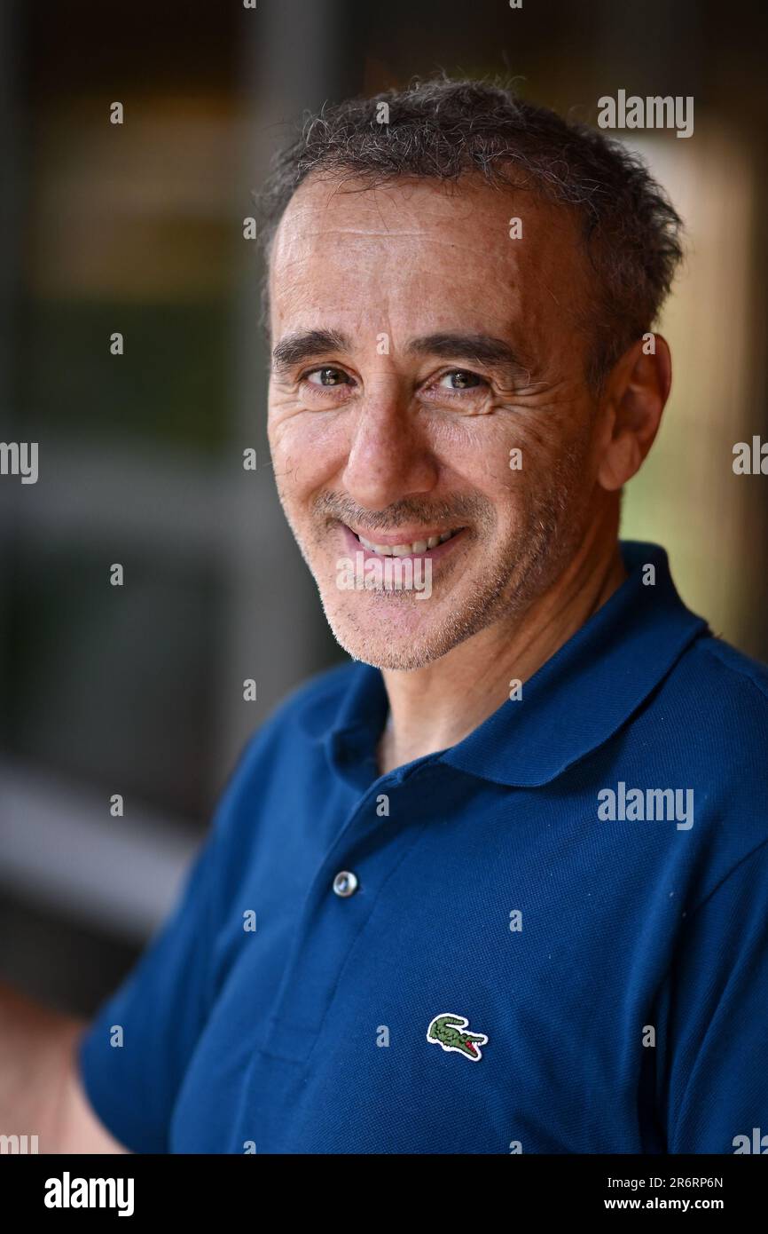 Elie Semoun participe à l'Open de France 2023 à Roland Garros sur 10