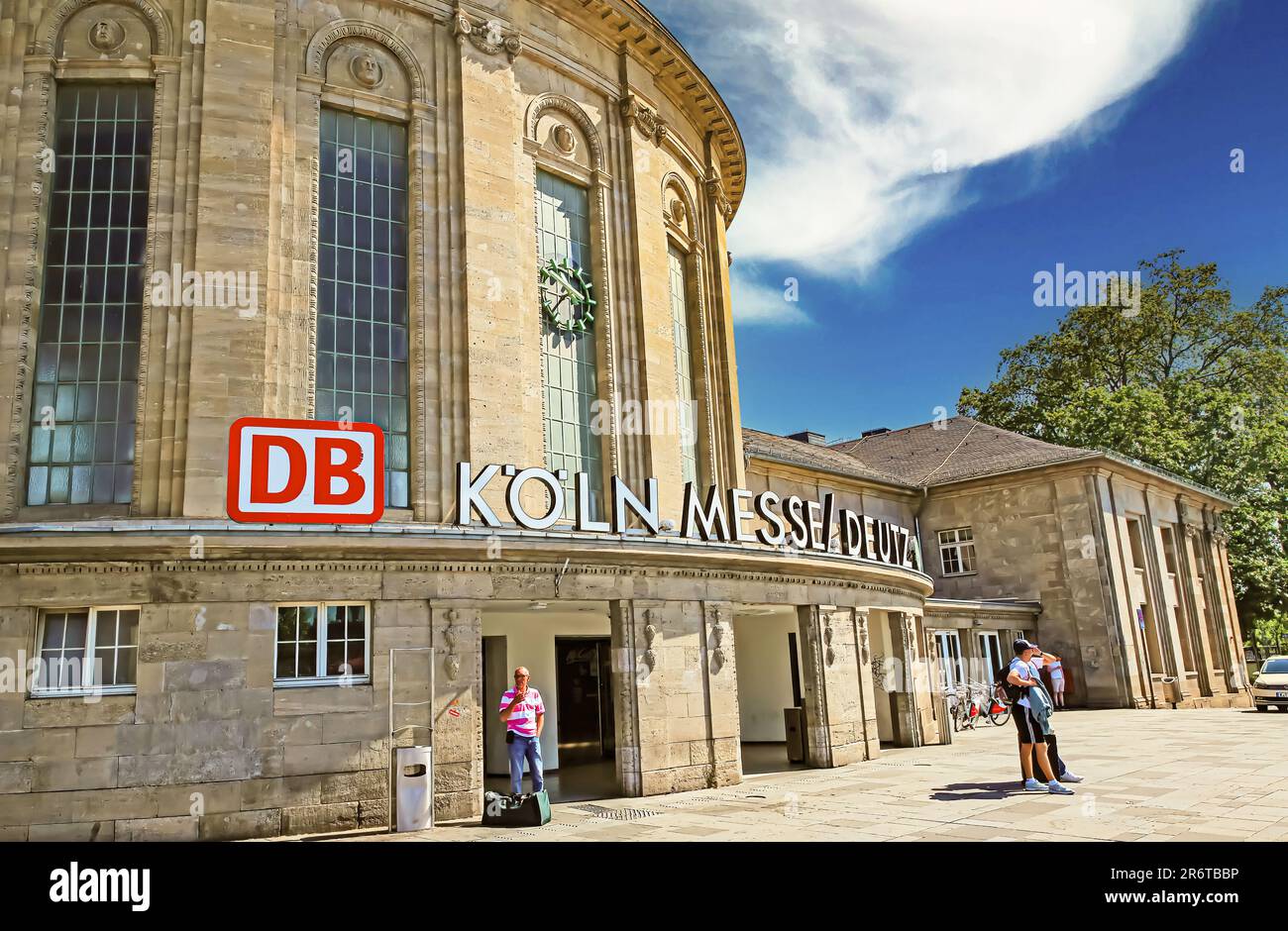 Cologne (Köln Deutz Messe Bahnhof), Allemagne - 6 juin. 2023: Ancienne gare allemande entrée du bâtiment du 18th siècle Banque D'Images