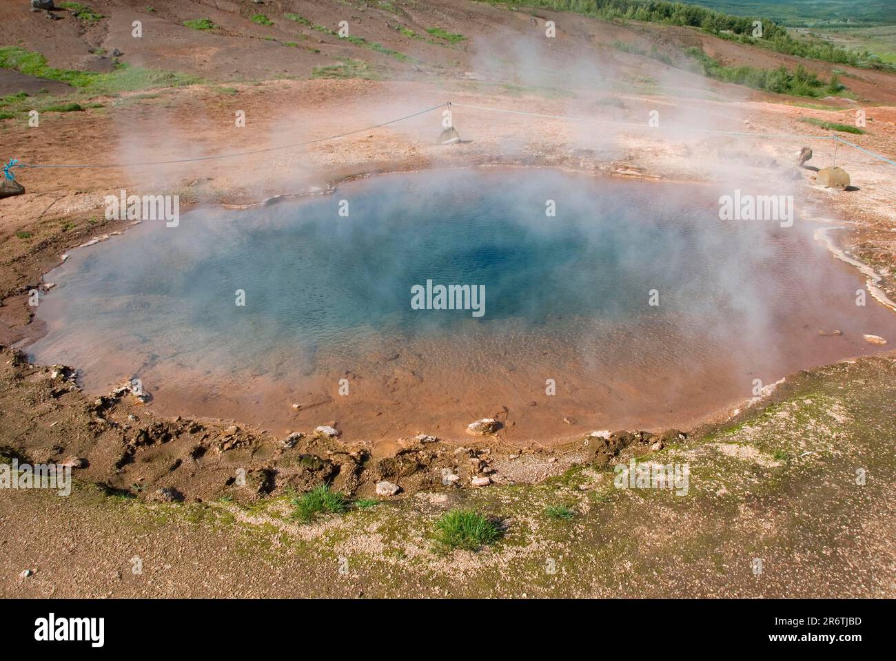Source chaude bleue, zone thermale, Haukadalur, Islande Banque D'Images