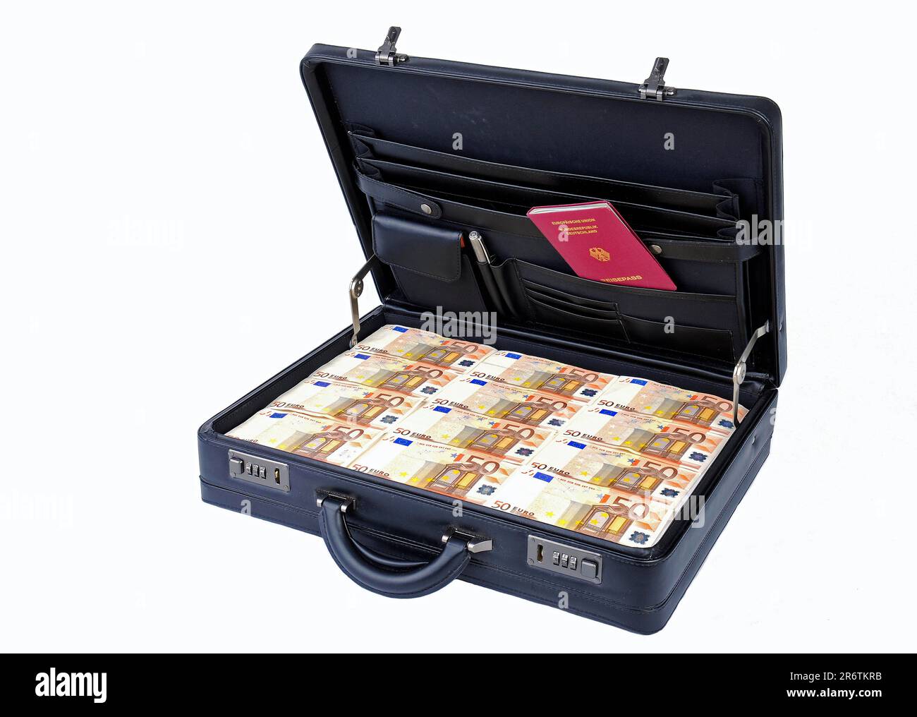 Valise avec argent, billets de cinquante euros, passeport, cinquante ans, 50s, Valise d'argent, exemption, objet, ID, blanchiment d'argent, évasion fiscale Banque D'Images
