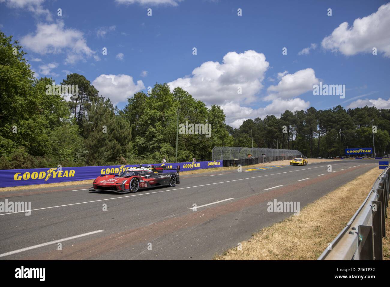 311 DERANI Luis Felipe (BRA), SIMS Alexander (gbr), AITKEN Jack (gbr), action Express Racing, Cadillac V-Series.R, Action pendant les 24 heures du Mans 2023 sur le circuit des 24 heures du Mans de 10 juin à 11, 2023 au Mans, France - photo: Damien Saulnier/DPPI/LiveMedia Banque D'Images