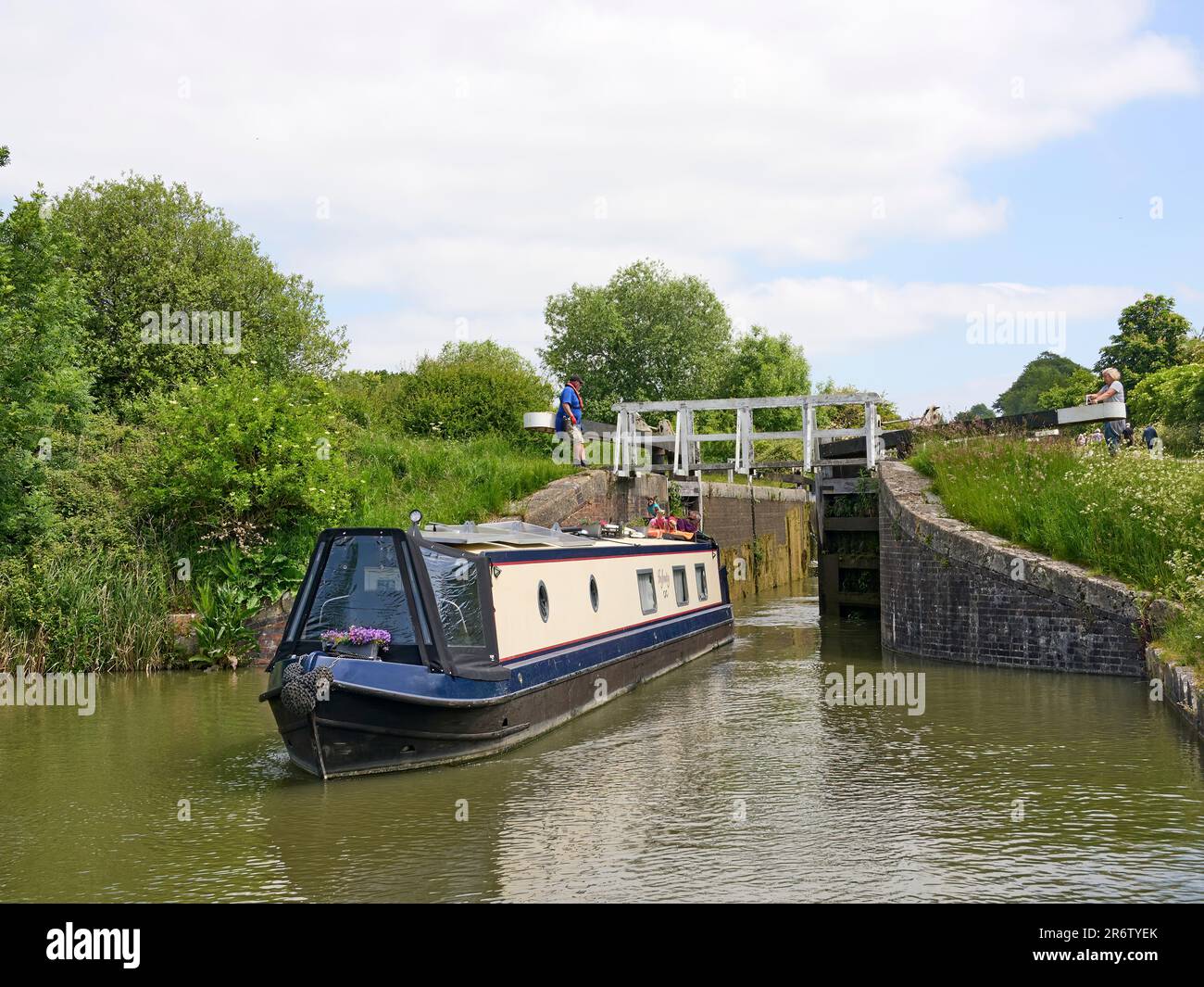 Vol d'écluses sur la colline de Caen sur le canal Kennet et Avon près de Devozes Wiltshire Banque D'Images