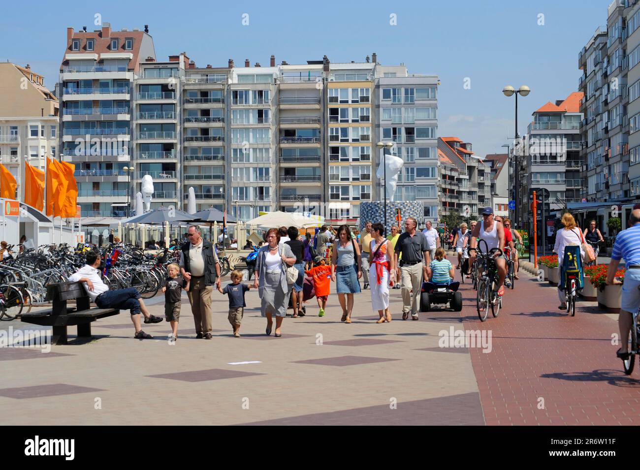 Promenade, Knokke-Heist, Flandre Occidentale, Belgique, Flandre Banque D'Images