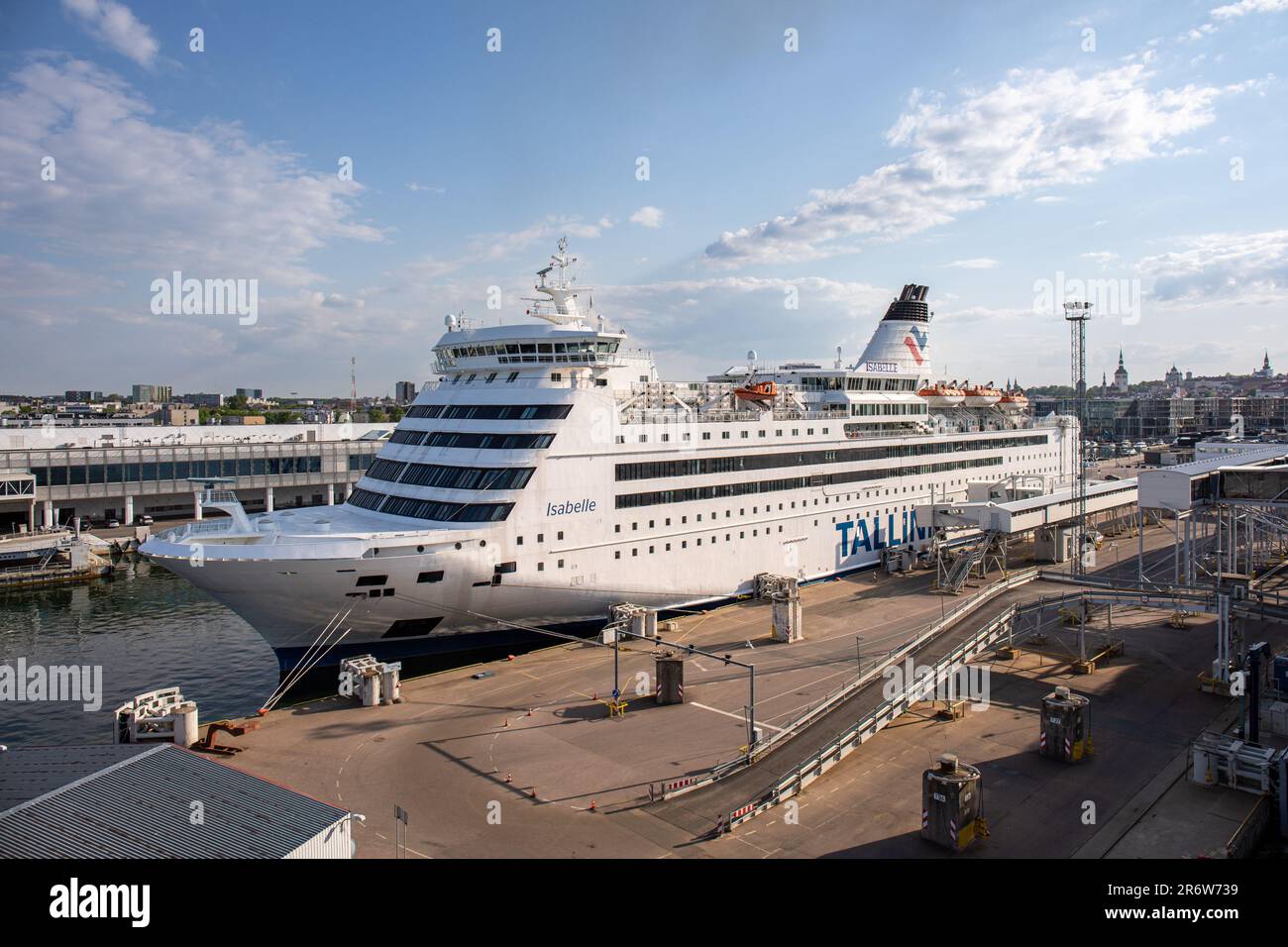 Navire de croisière amarré M/S Isabelle de la compagnie de transport de Tallink à Port de Tallinn, Estonie Banque D'Images