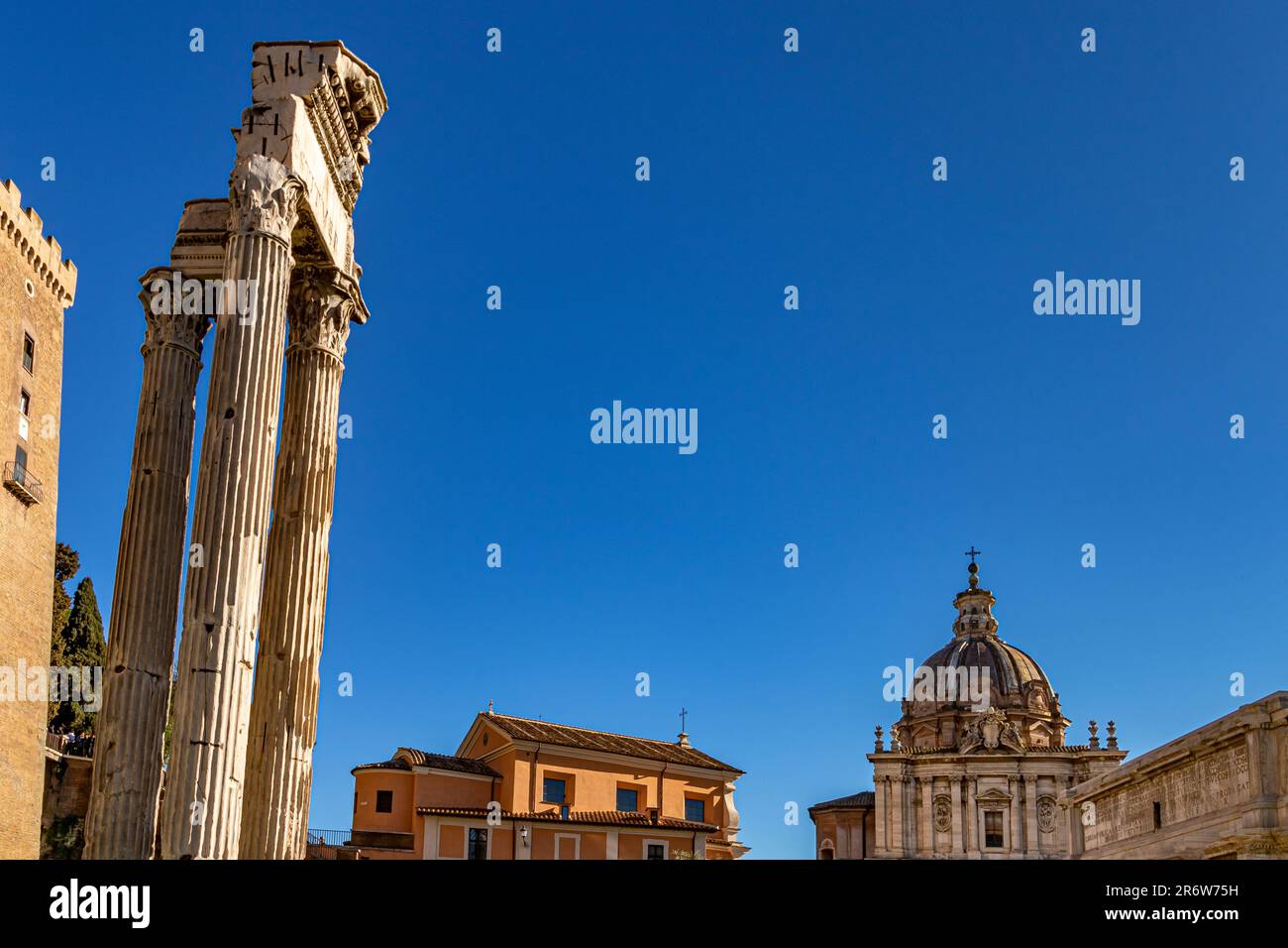 Le Forum romain situé au centre de l'ancienne ville de Rome vu du Mont Palatin, Rome, Italie Banque D'Images