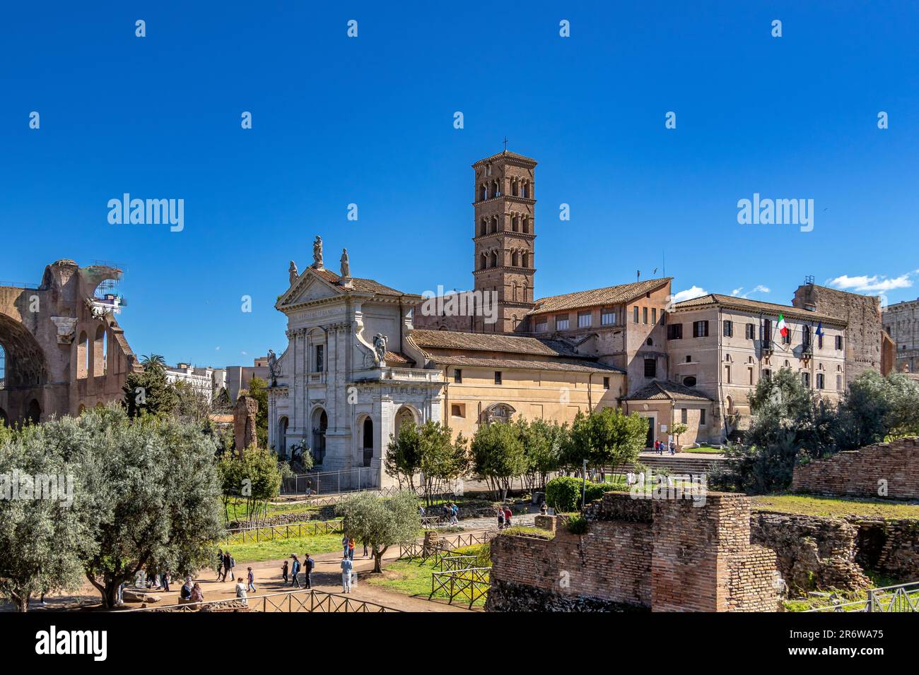 Santa Francesca Romana , anciennement appelée Santa Maria Nova, est une église catholique romaine située à côté du Forum romain, Rome, Italie Banque D'Images