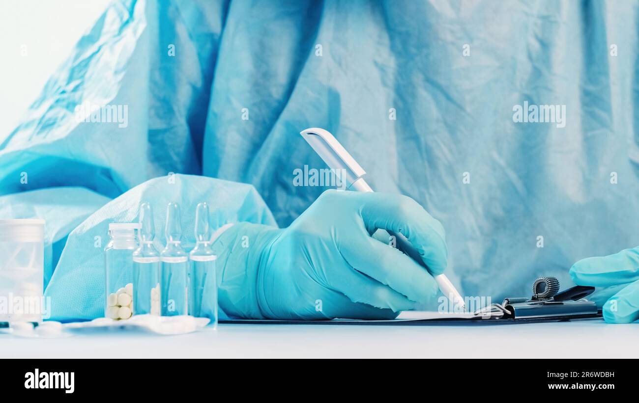 Prescription de traitement enregistrer médecin pilules de main Banque D'Images