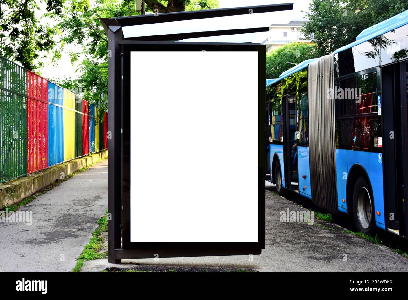 abri de bus. affiche publicitaire de visionneuse. modèle de maquette ...