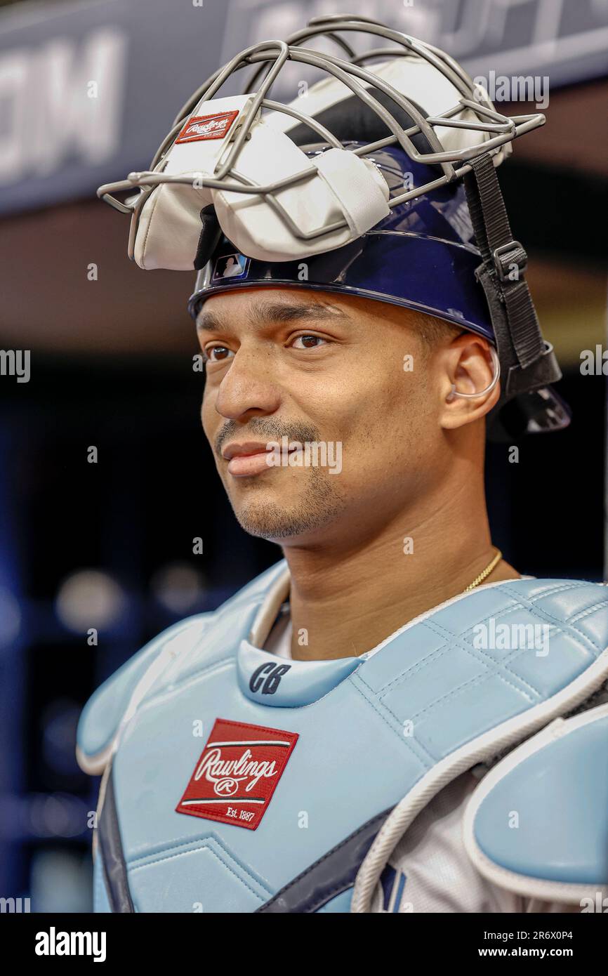St. Petersburg, FL USA; le catcher de Tampa Bay Rays Christian Bethancourt (14) se prépare à courir sur le terrain de jeu lors d'un match MLB contre le mi Banque D'Images St. Petersburg, FL USA; le catcher de Tampa Bay Rays Christian Bethancourt (14) se prépare à courir sur le terrain de jeu lors d'un match MLB contre le mi Banque D'Images