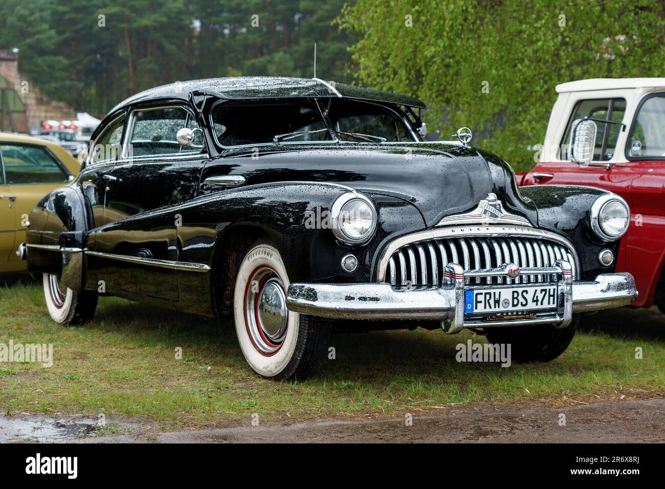 FINOWFURT, ALLEMAGNE - 06 MAI 2023 : la voiture pleine grandeur Buick Super, 1947. Fête de la course 2023. Ouverture de saison. Banque D'Images