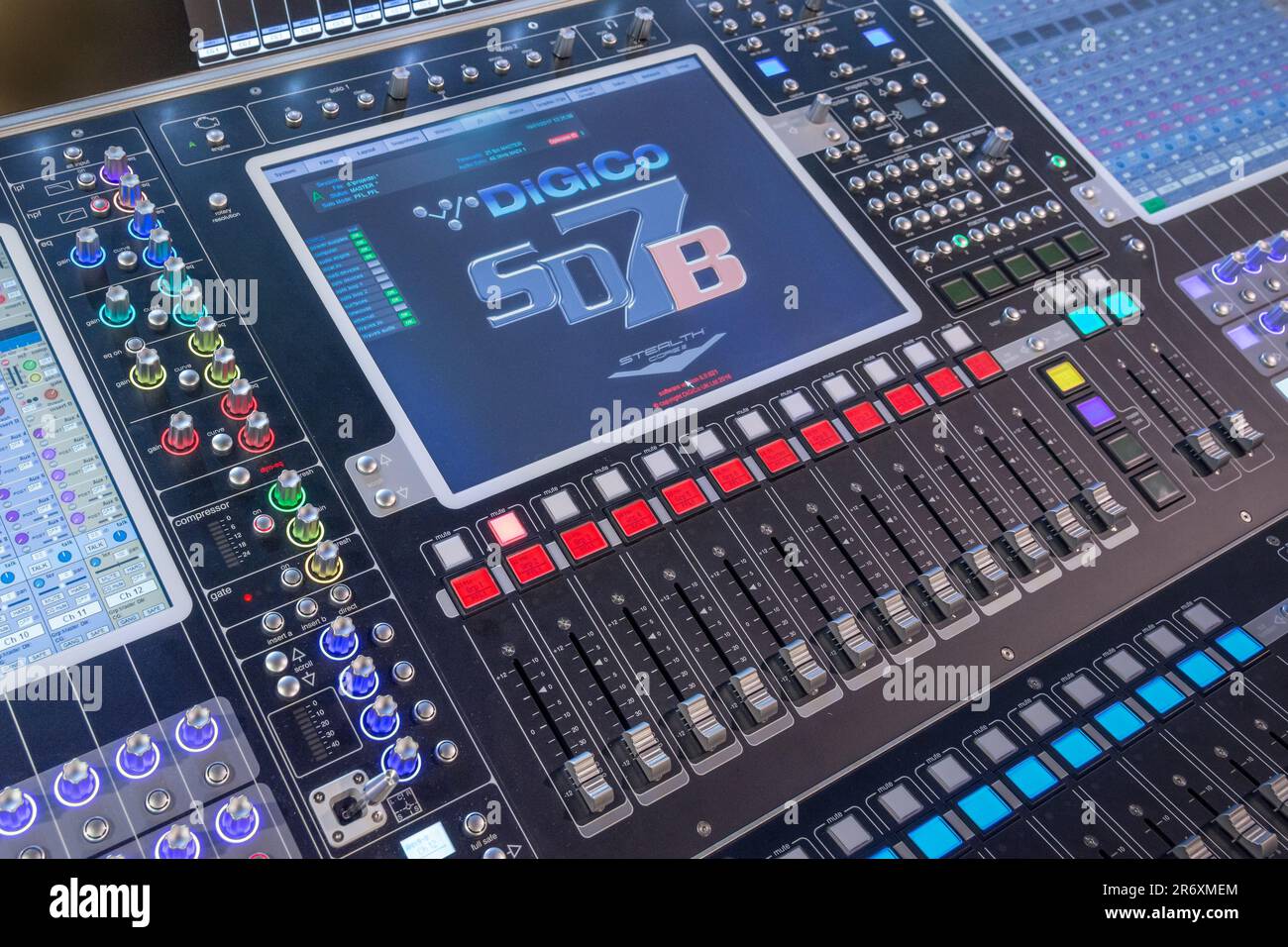 Une console de mixage audio de diffusion DiGiCo SD7B. Banque D'Images