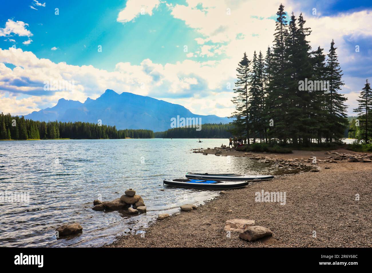 Deux lacs Jack près de Banff dans les Rocheuses canadiennes Banque D'Images