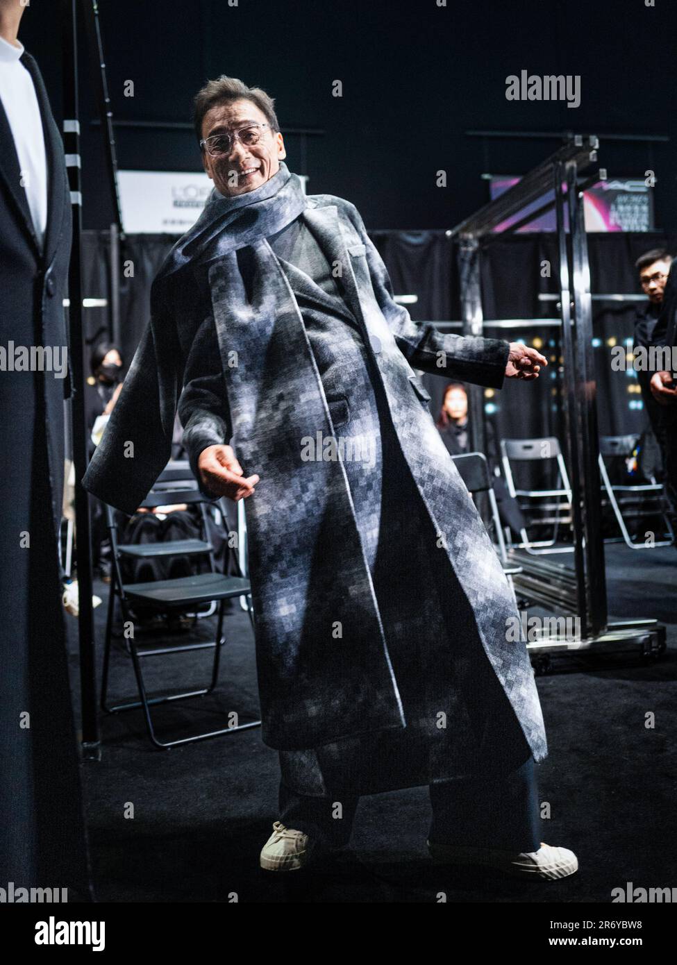 Shanghai, Chine. 24th mars 2023. SHANGHAI, CHINE - 24 MARS 2023 - l'acteur Tony Leung Ka-fai pose lors de la semaine de la mode de Shanghai d'automne/hiver 2023 à Shanghai, 24 mars 2023. (Photo par Costfoto/NurPhoto) crédit: NurPhoto SRL/Alay Live News Banque D'Images