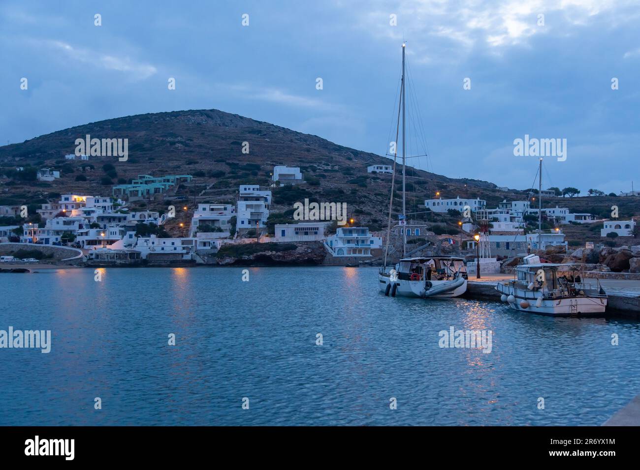 Vue sur l'île de Sikinos, en Grèce Banque D'Images