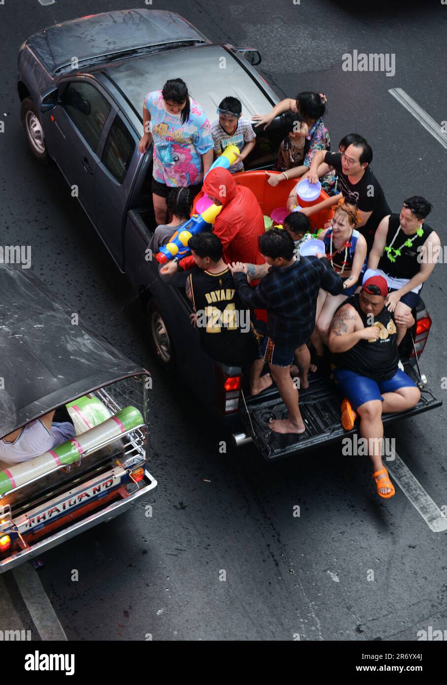 Célébrations de Songkran sur Rama I Road près de Siam Square à Bangkok, Thaïlande. Banque D'Images