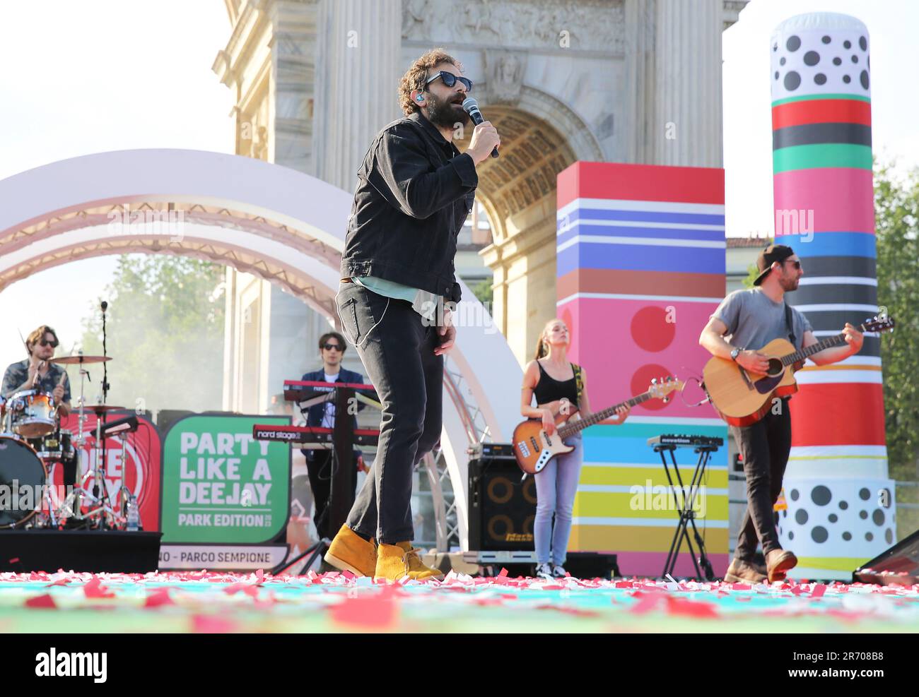 Party Like a Dee jay à la partie Arco della Pace radio Dee Jay Banque D'Images