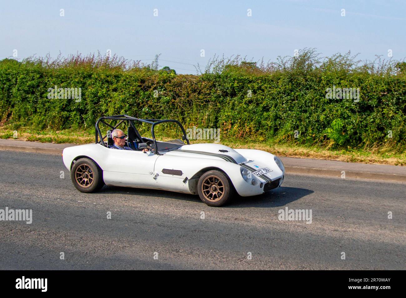 Voiture de course Stuart Taylor Phoenix Motorsport Pheonix ; au salon automobile Classic & Performance de Hoghton Tower ; Supercar Showtime juin 2023 Banque D'Images