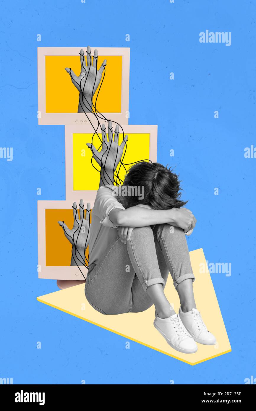 Design composite vertical collage de la femme en pleurs dépression les doigts d'écran d'ordinateur manipule la télévision zombie isolée sur fond bleu Banque D'Images
