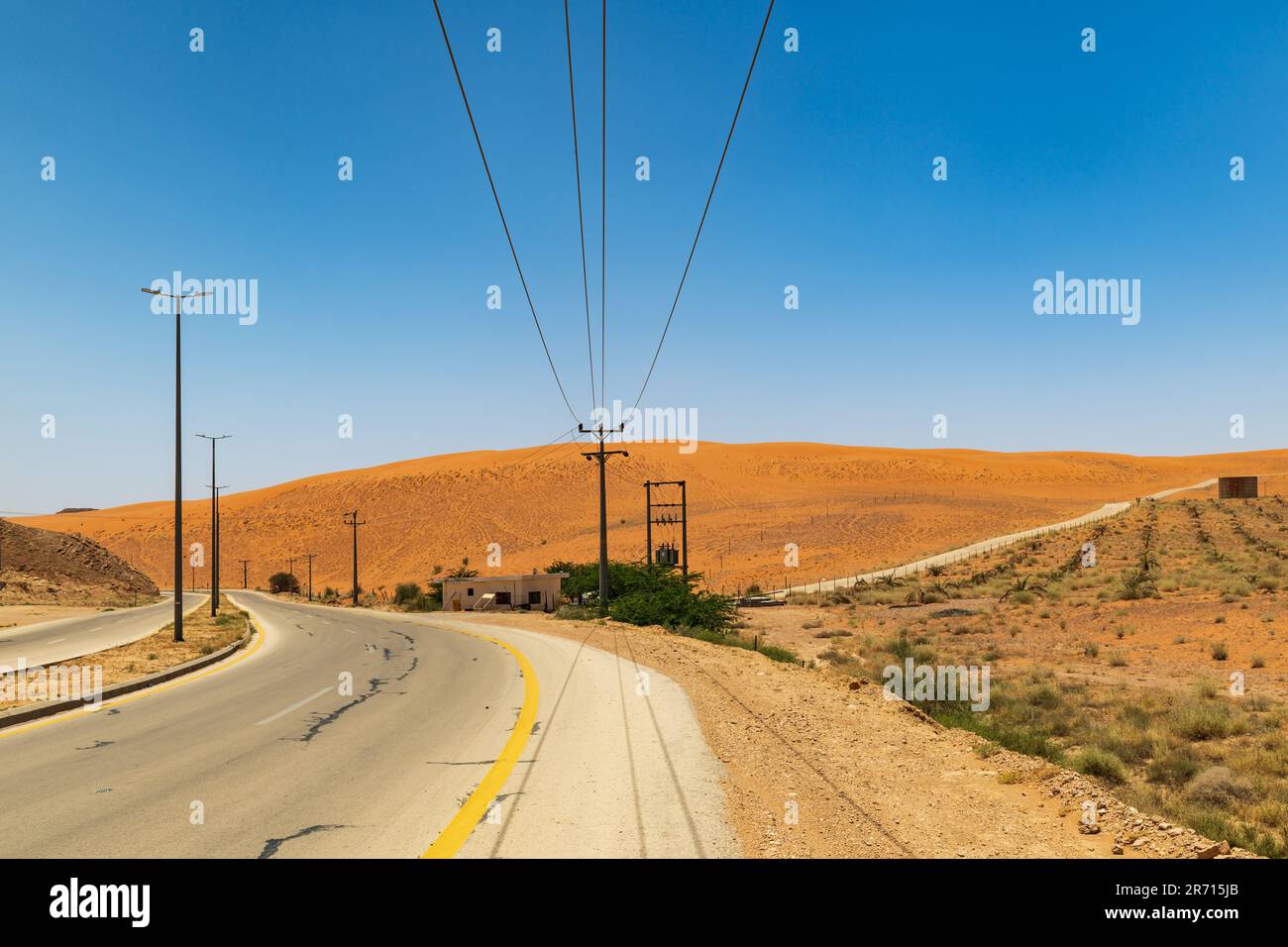 Desert Road - Red Dunes - vues Banque D'Images