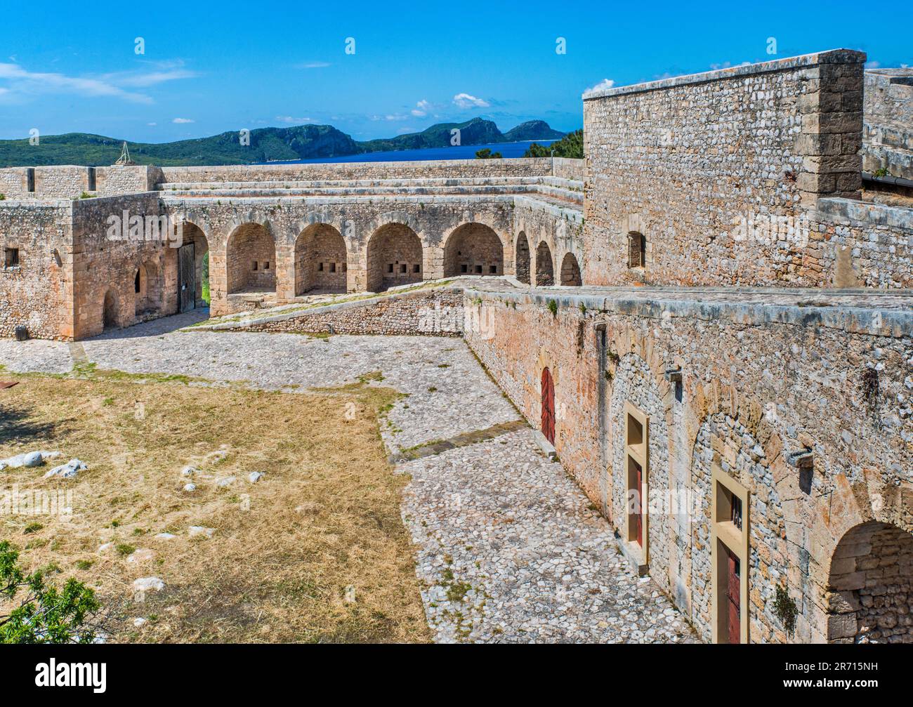 Cour à l'acropole, à la citadelle de Niokastro (nouveau château de Navarino), 16th siècle, à Pylos, presqu'île du Péloponnèse, région du Péloponnèse, Grèce Banque D'Images