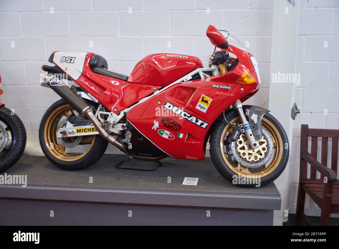 Le Ducati 851 est un vélo de sport 90° à double V entièrement à cheveux avec refroidissement liquide et quatre têtes de valve. Il a été produit par Ducati entre 1987 et 1992, Banque D'Images