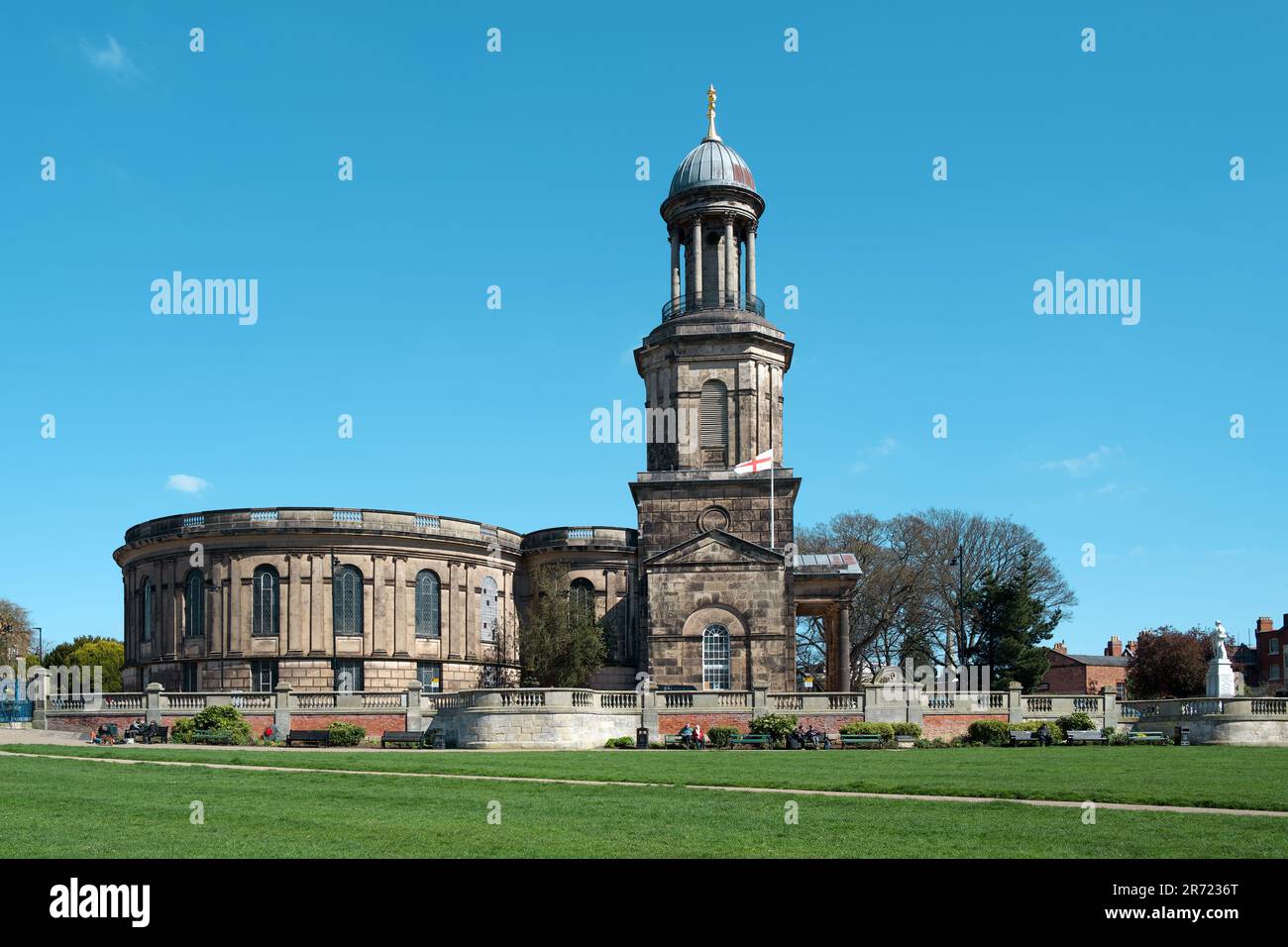 St Chad est une église paroissiale de Shrewsbury avec une forme ronde distinctive et une tour haute. Il a été construit en 1792. Banque D'Images