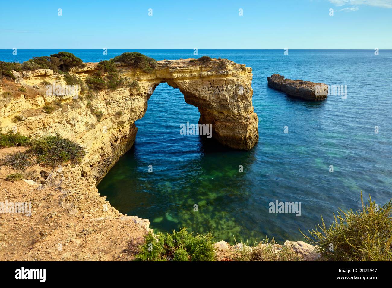 Côte rocheuse de l'Algarve Portugal Banque D'Images