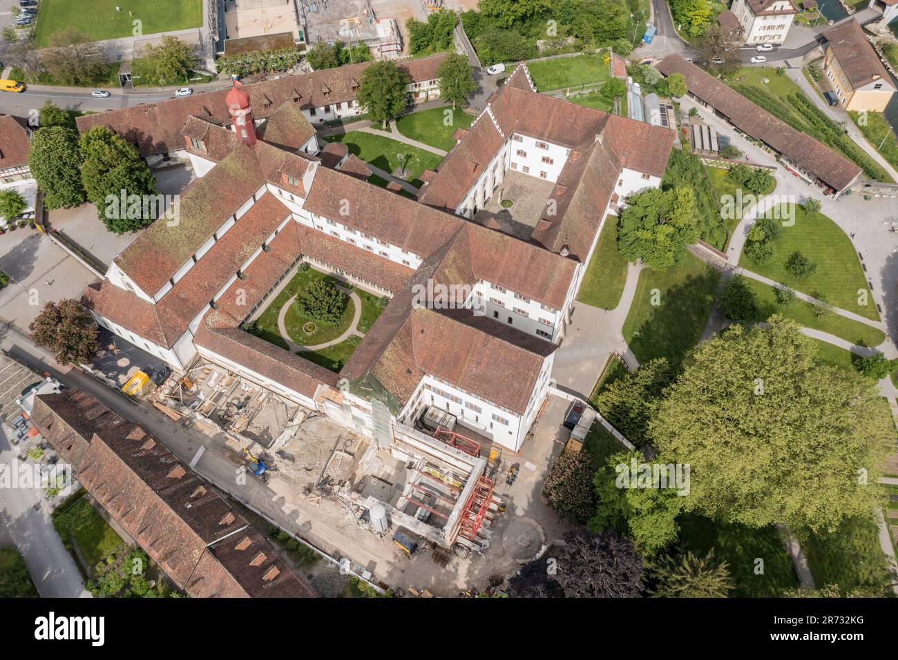 Jardin du monastère de Wettingen, presqu'île de Wettingen, rivière Limmat, vue aérienne, Argau, Suisse. Banque D'Images
