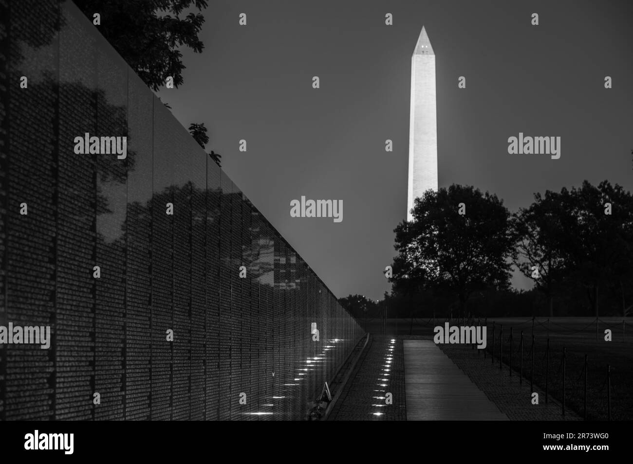 Le Vietnam War Memorial après la tombée de la nuit à Washington DC Banque D'Images
