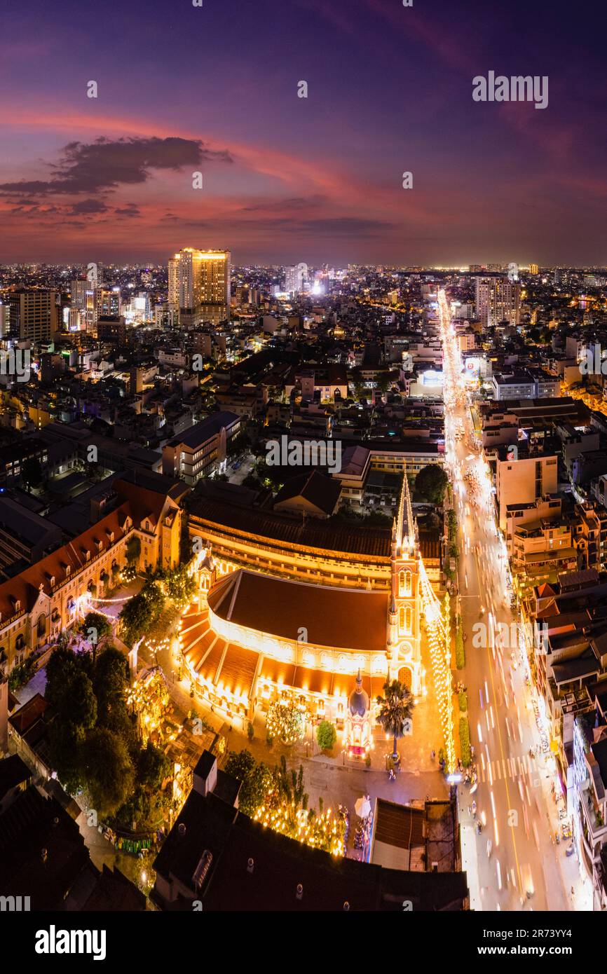 11 mars 2023 : vue sur l'église de Tan Dinh, quartier 3, ville de Ho Chi Minh au coucher du soleil Banque D'Images