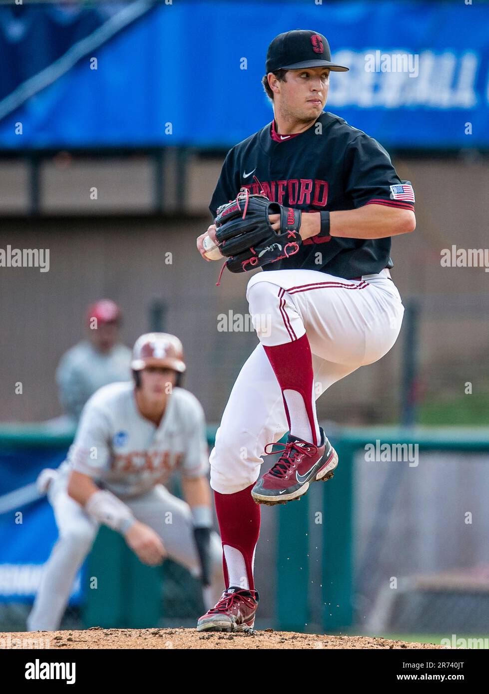 12 juin 2023 Palo Alto CA U.S.A. pendant le match de baseball super régional de la NCAA entre les Longhorns du Texas et le Cardinal de Stanford à Klein Field/Sunken Diamond à Palo Alto Calif. Thurman James/CSM Banque D'Images