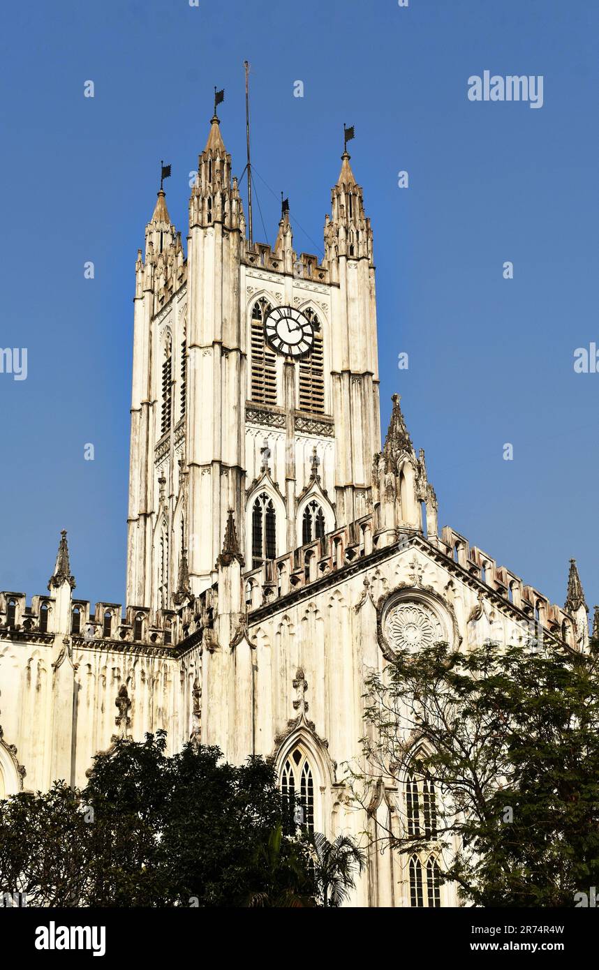 La grande et emblématique St. Cathédrale de Paul, Kolkata, Bengale-Occidental, Inde Banque D'Images