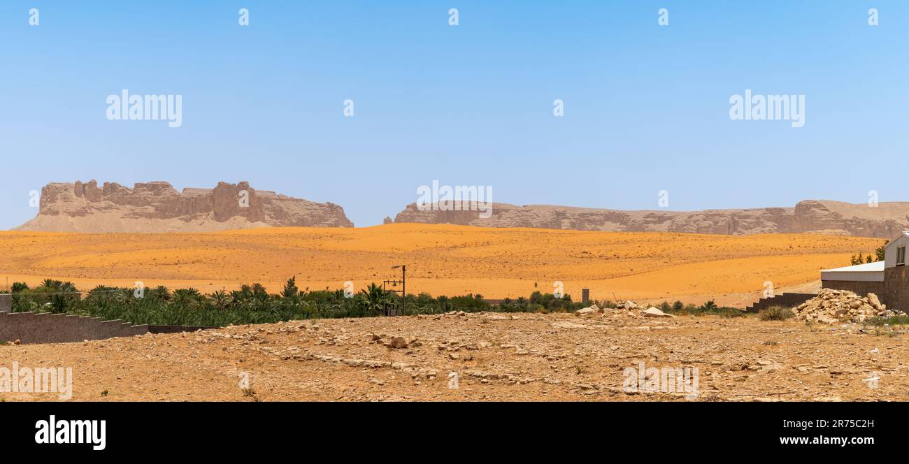 Sables et montagnes du désert Banque D'Images